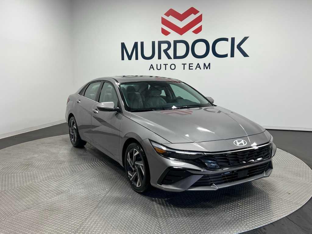 2025 Hyundai Elantra Limited photo 2