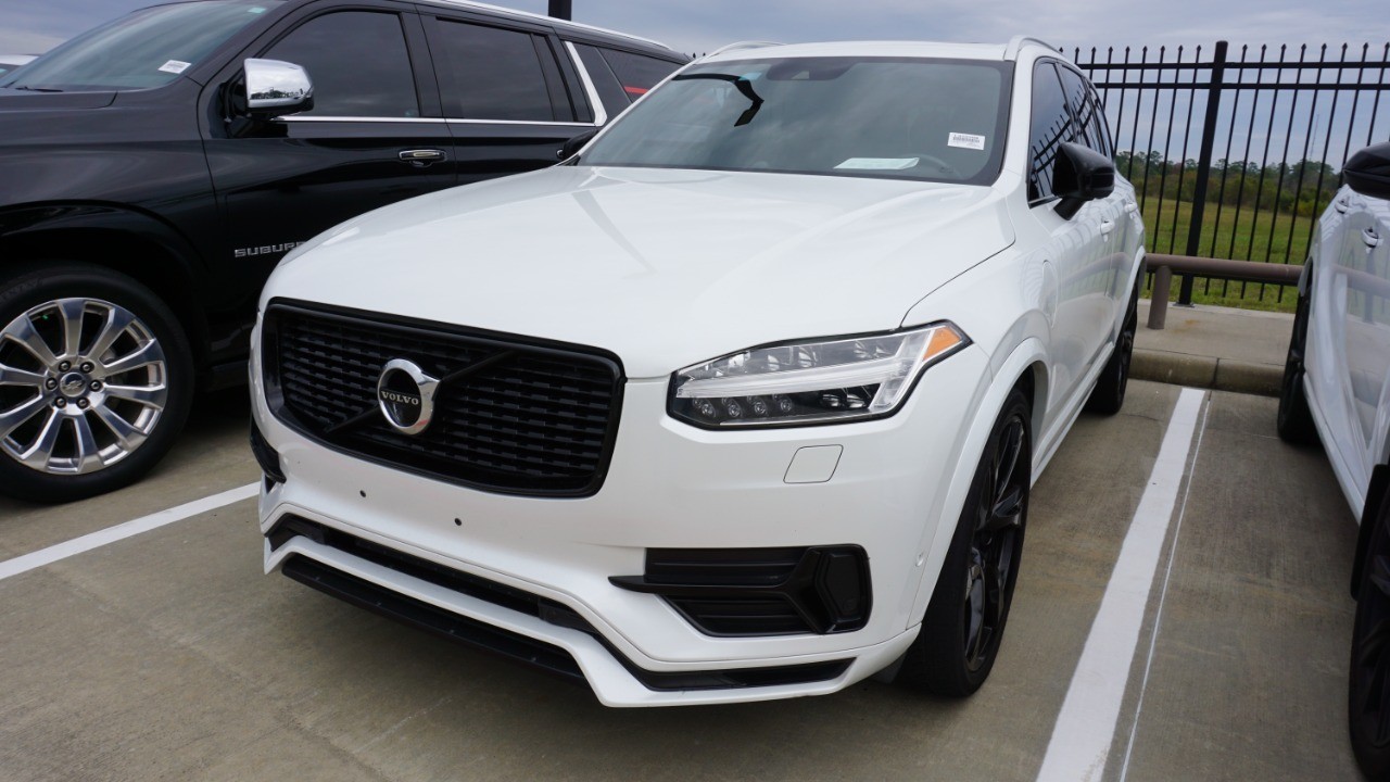 2017 Volvo XC90 R-Design's photo