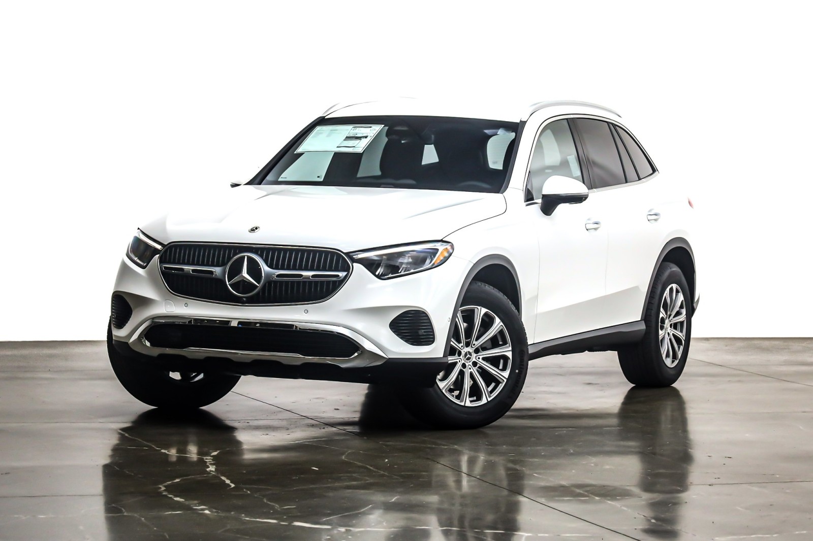 2026 Mercedes-Benz GLC Base's photo