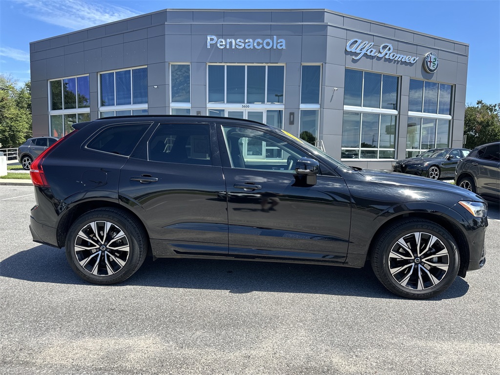 2023 Volvo XC60 B5 Plus photo 8