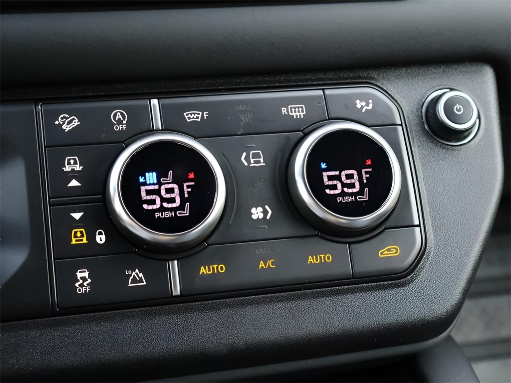 2024 Land Rover Defender 130 X-Dynamic SE photo 24