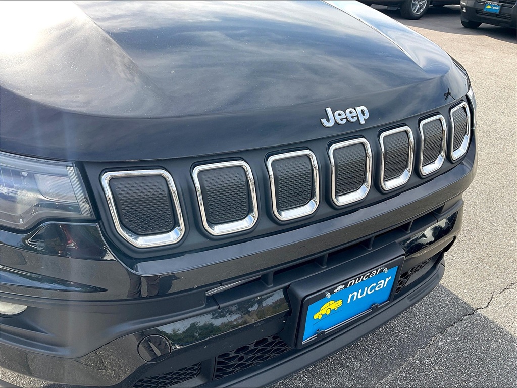2022 Jeep Compass Latitude Lux photo 28