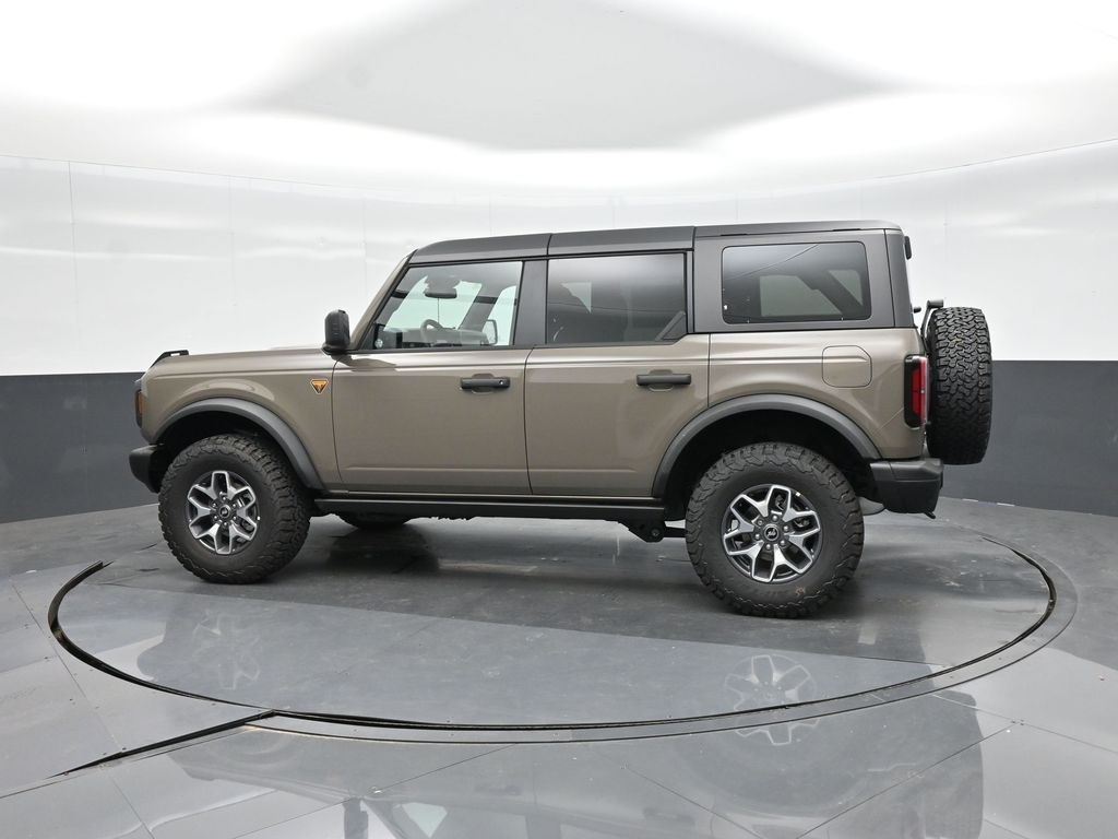 2025 Ford Bronco Badlands photo 3