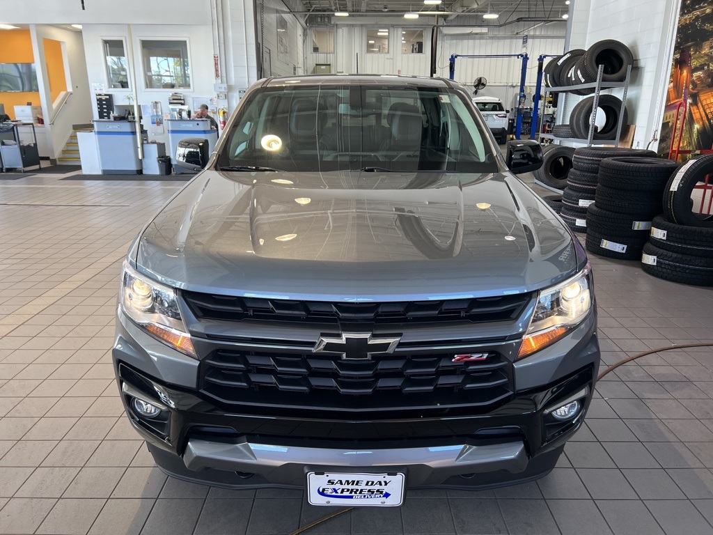 2022 Chevrolet Colorado Z71 photo 2
