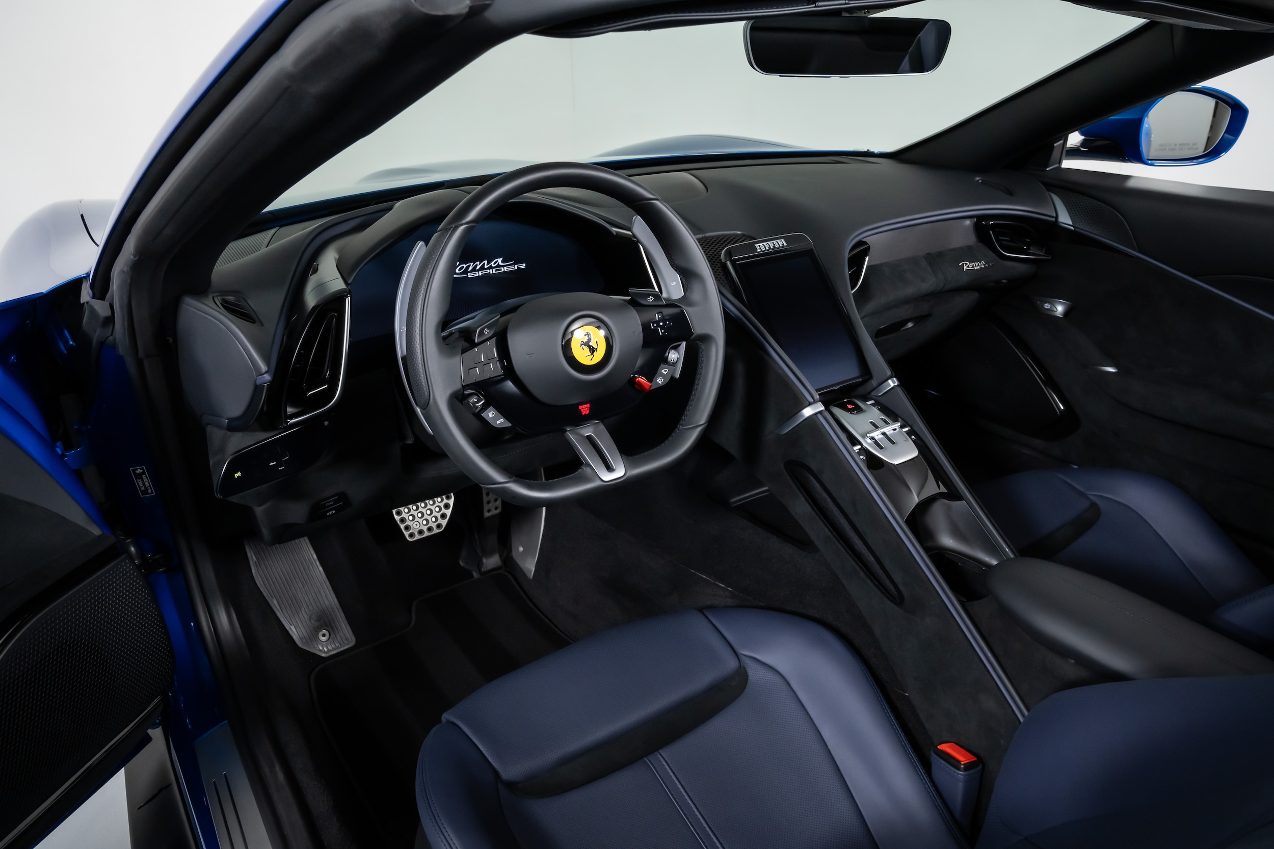 2025 Ferrari Roma Spider photo 4