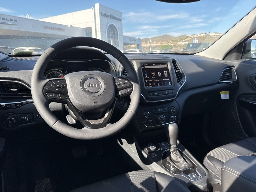 New 2023 Bright White Clear-Coat Exterior Paint Jeep Altitude Lux image 12