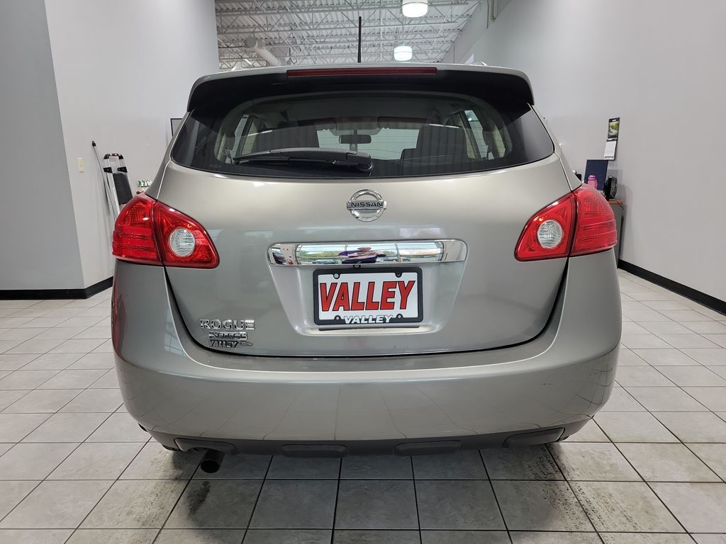 2014 Nissan Rogue Select S photo 4