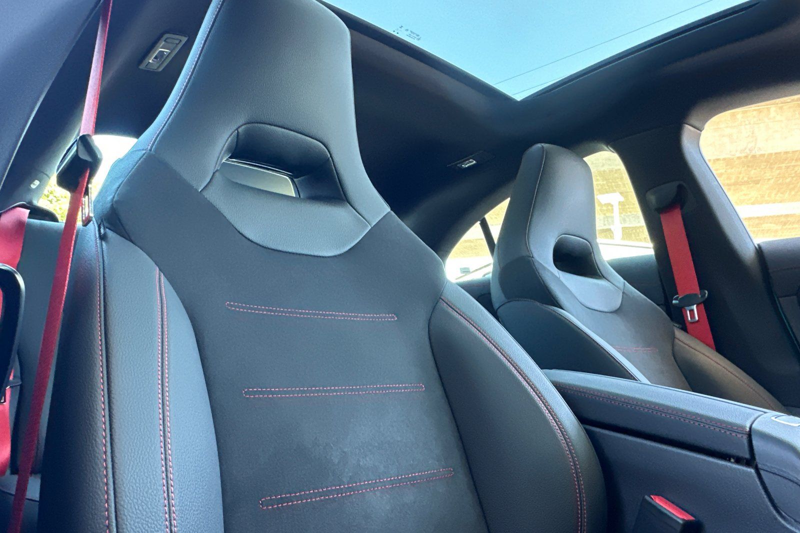 2025 Mercedes Benz CLA 35 AMG 4MATIC photo 2