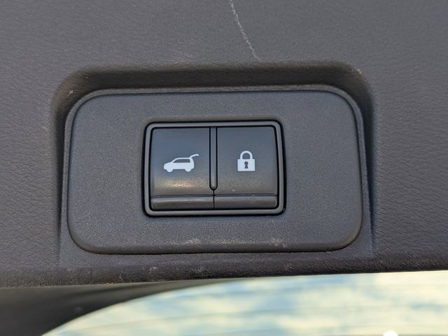 2021 Nissan Rogue SV photo 11
