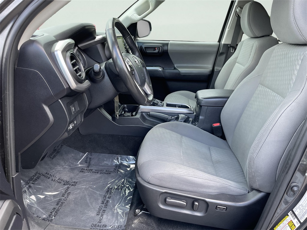 2020 Toyota Tacoma SR5 photo 12