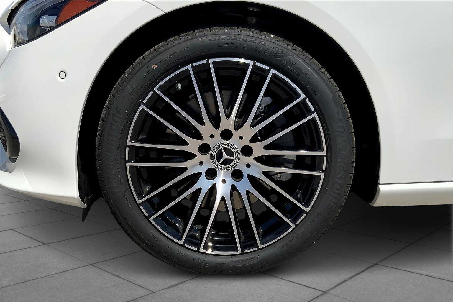 2025 Mercedes Benz C 300 4MATIC Sedan photo 18