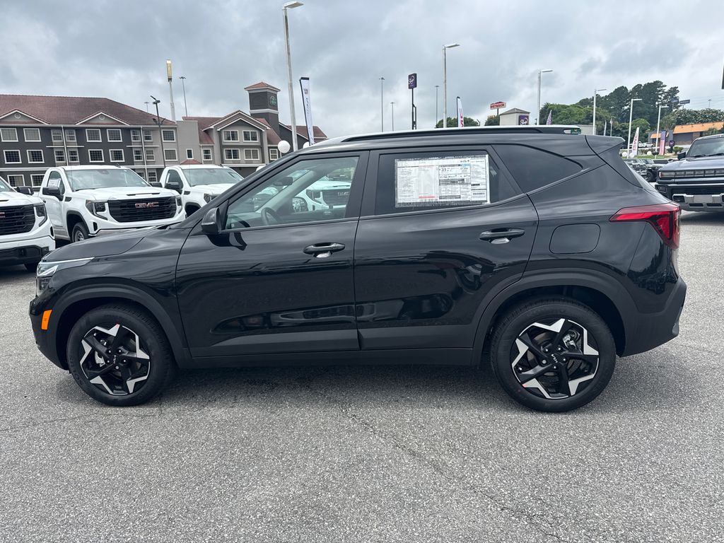2025 Kia Seltos S photo 6