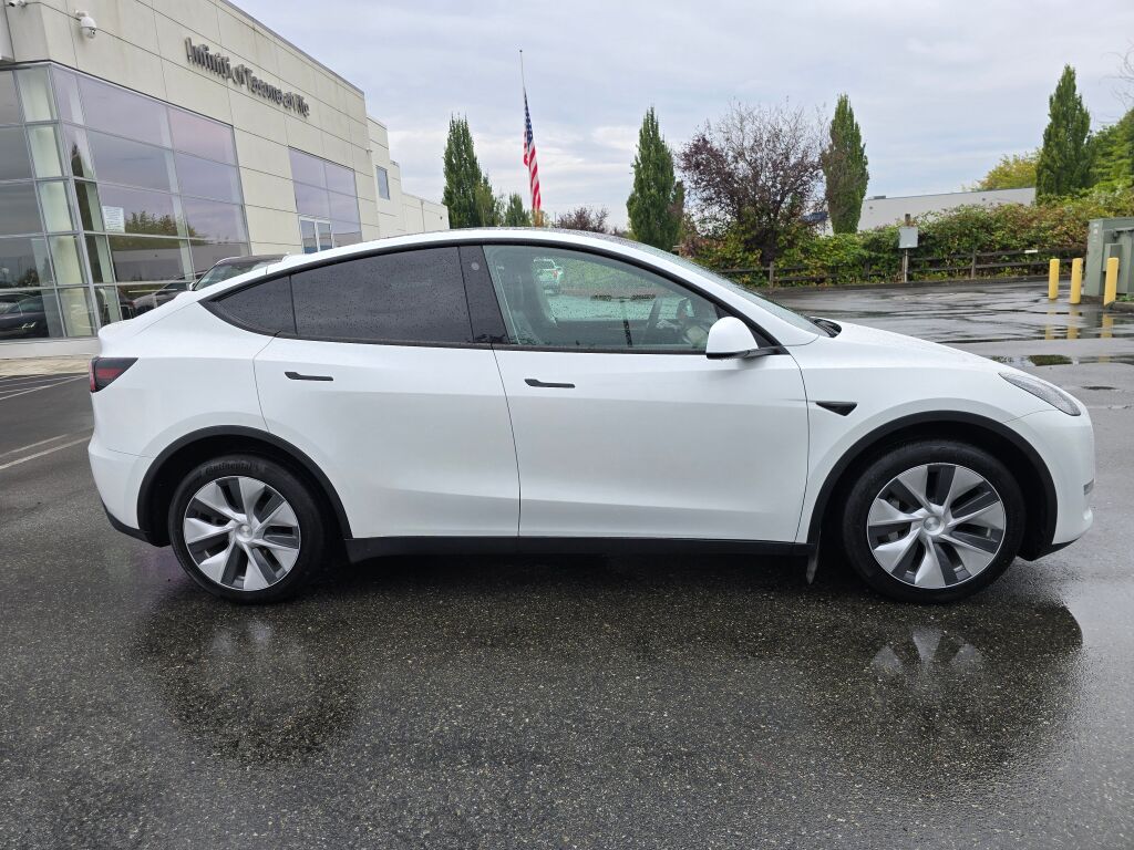 2023 Tesla Model Y Long Range photo 9
