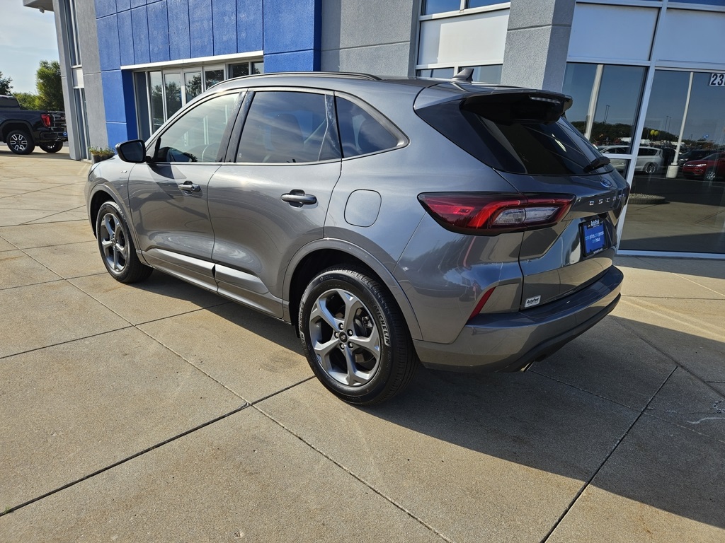 2024 Ford Escape ST-Line photo 5