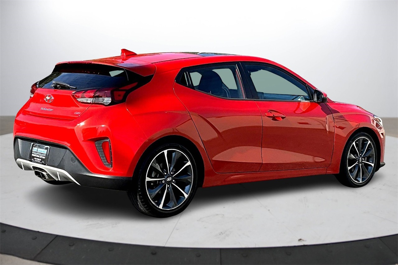 2019 Hyundai Veloster 2.0L Premium photo 8