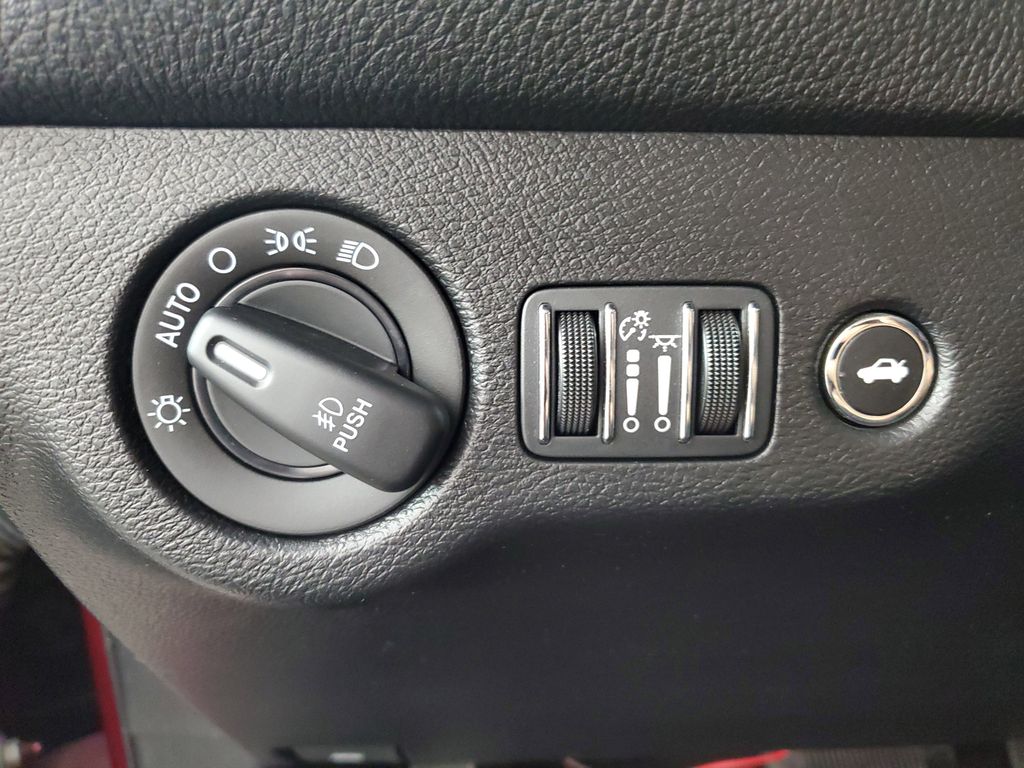 2020 Dodge Challenger SXT photo 26
