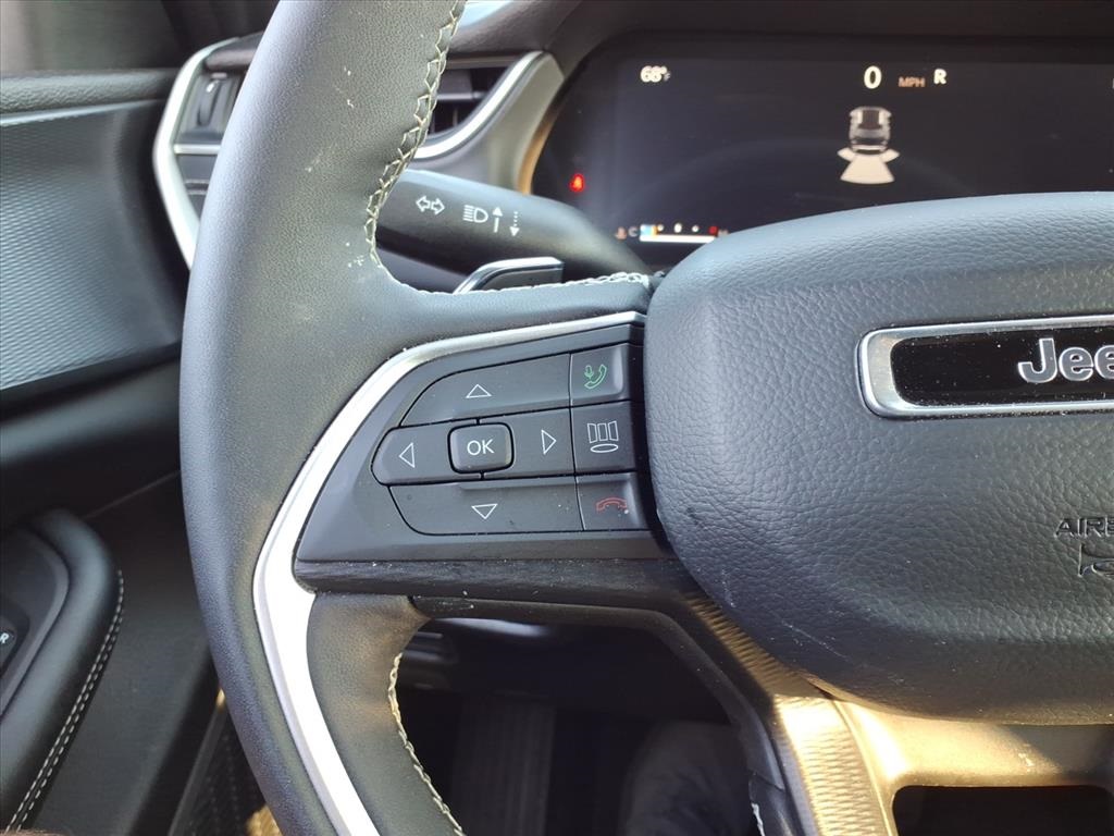 2025 Jeep Grand Cherokee Laredo Altitude photo 15