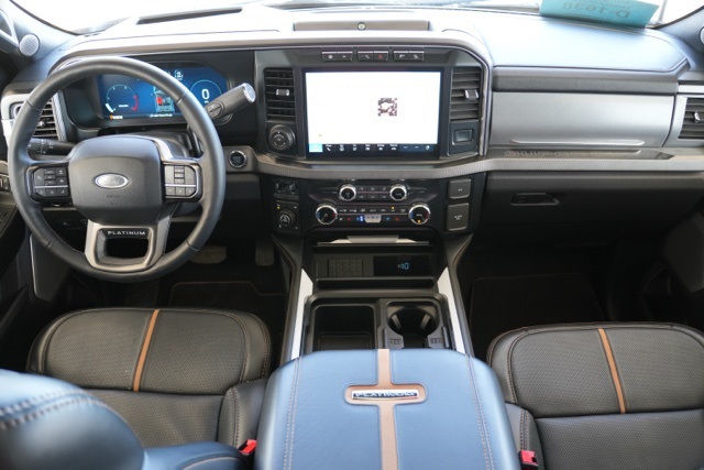 2024 Ford F-350 Platinum photo 2
