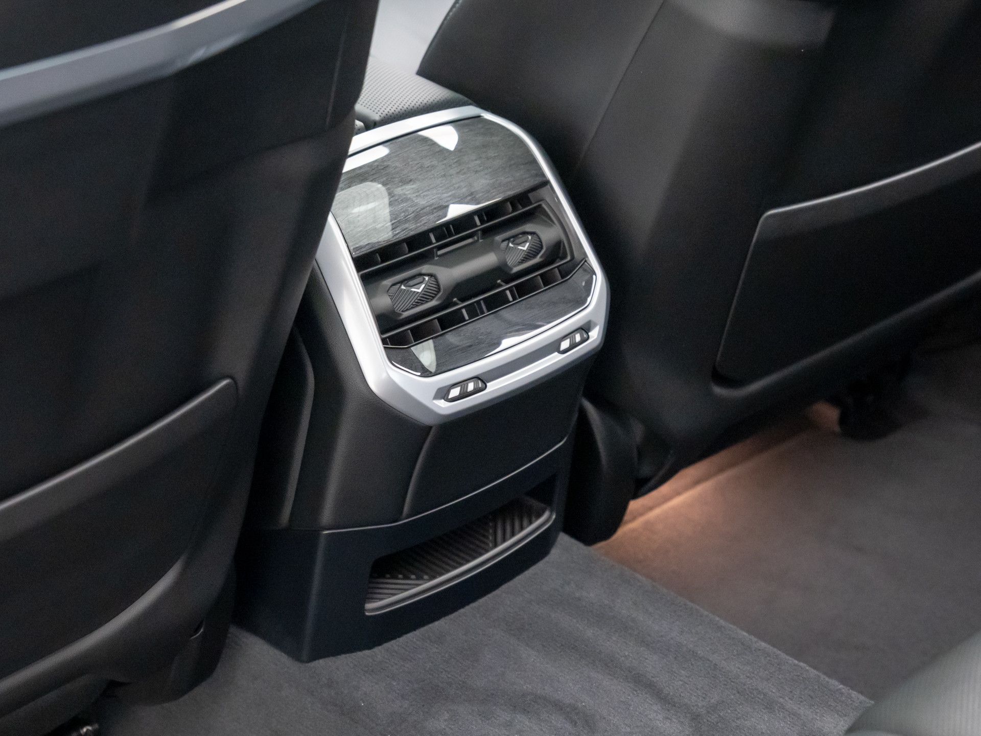 New 2025 Black Sapphire Metallic BMW eDrive50 image 19