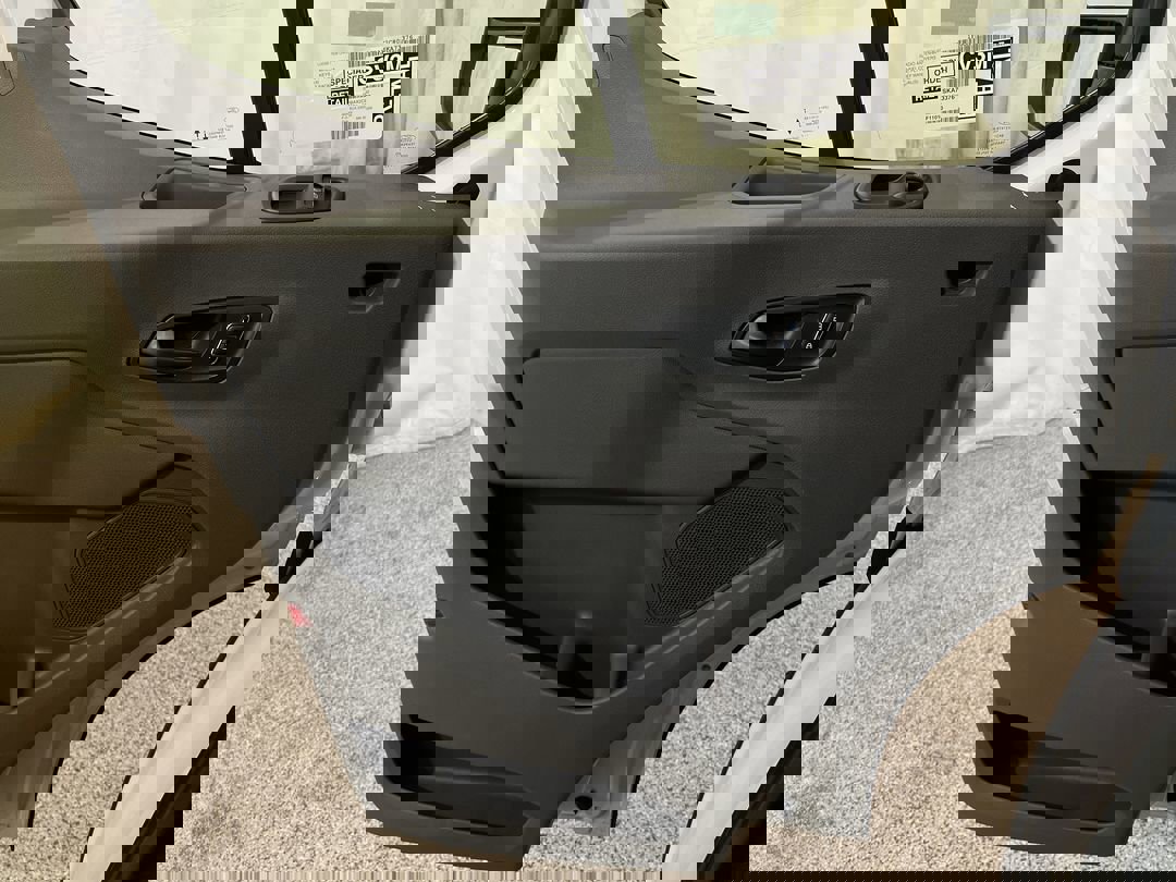 New 2025 OXFORD WHITE Ford XL image 17