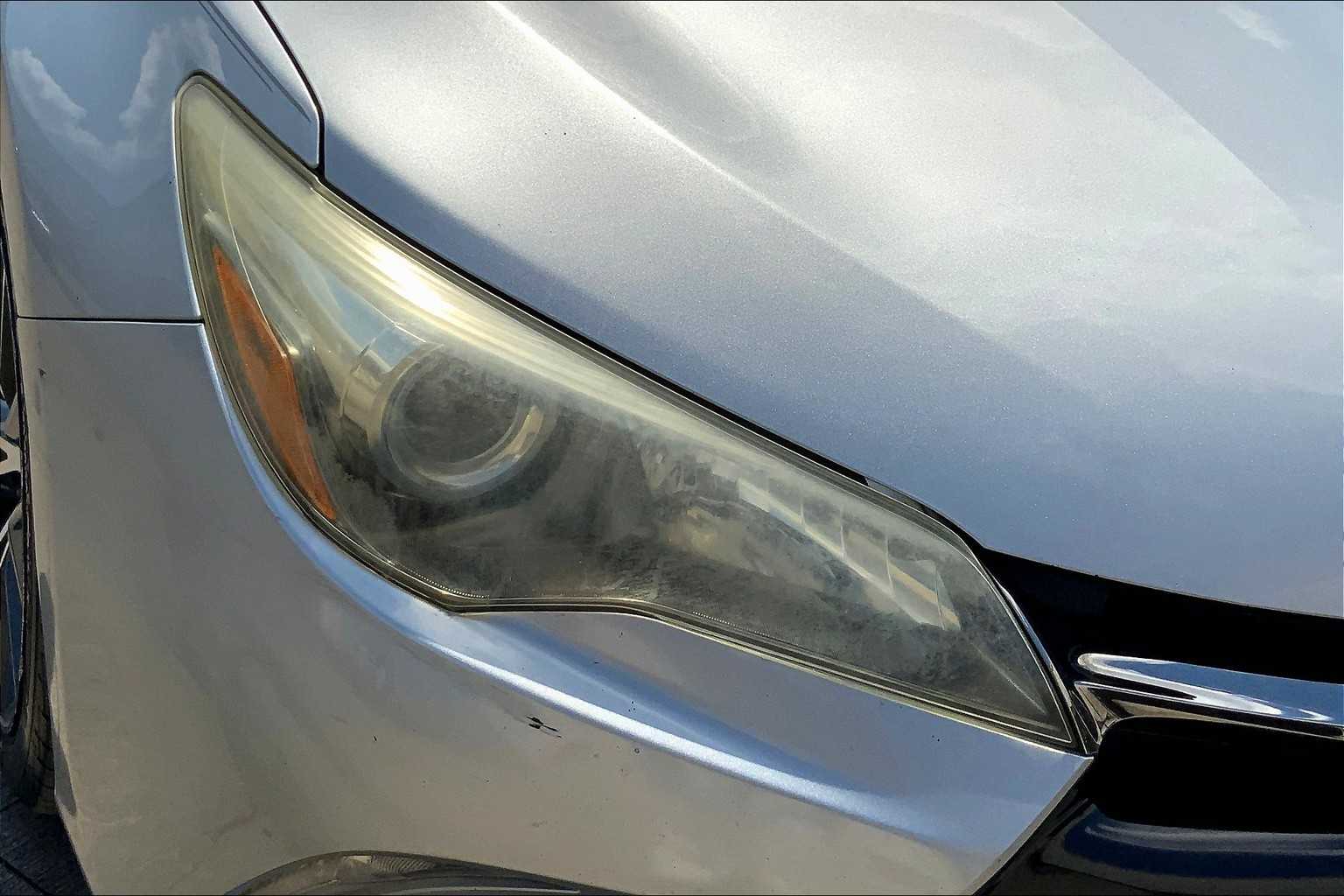 2017 Toyota Camry XSE photo 26