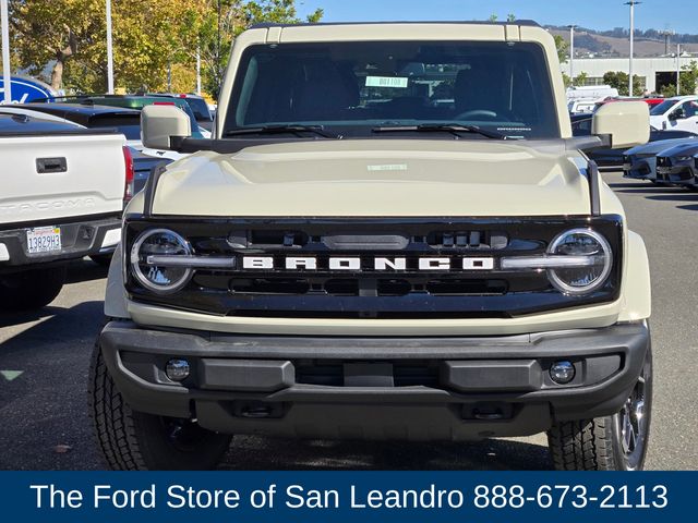 2025 Ford Bronco Outer Banks photo 4