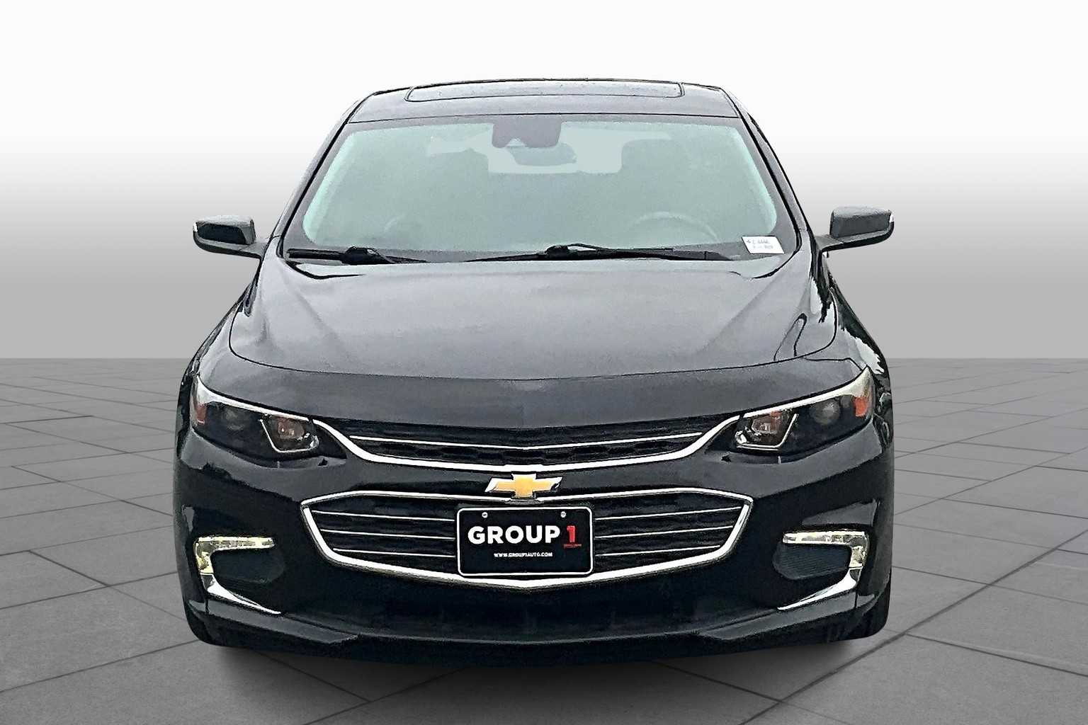 2017 Chevrolet Malibu Premier photo 3