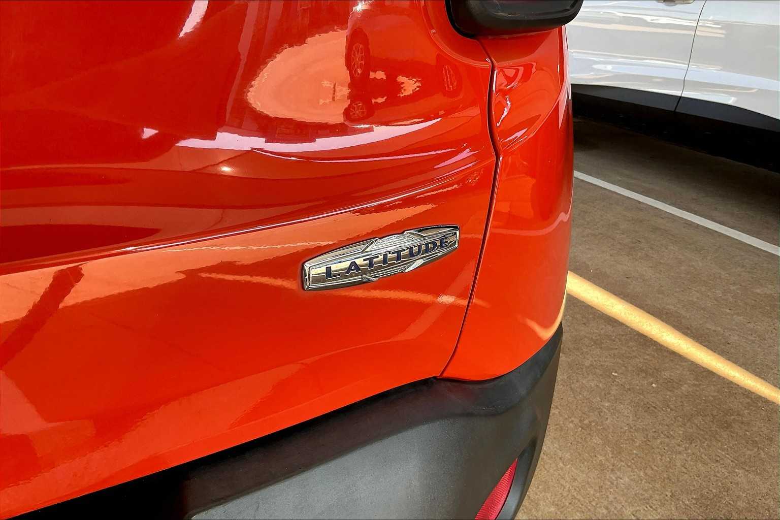 2015 Jeep Renegade Latitude photo 9