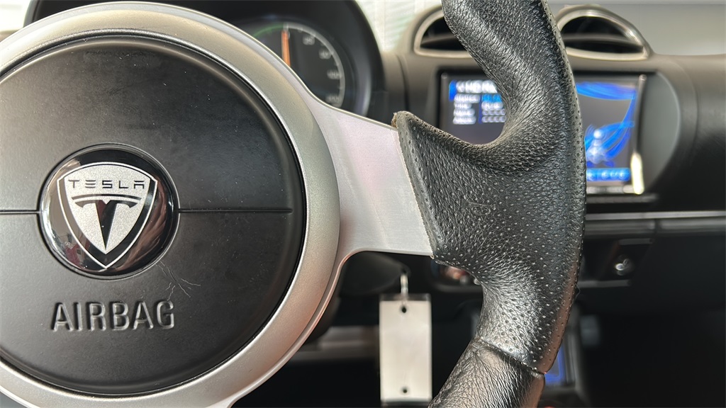 2010 Tesla Roadster Base photo 15