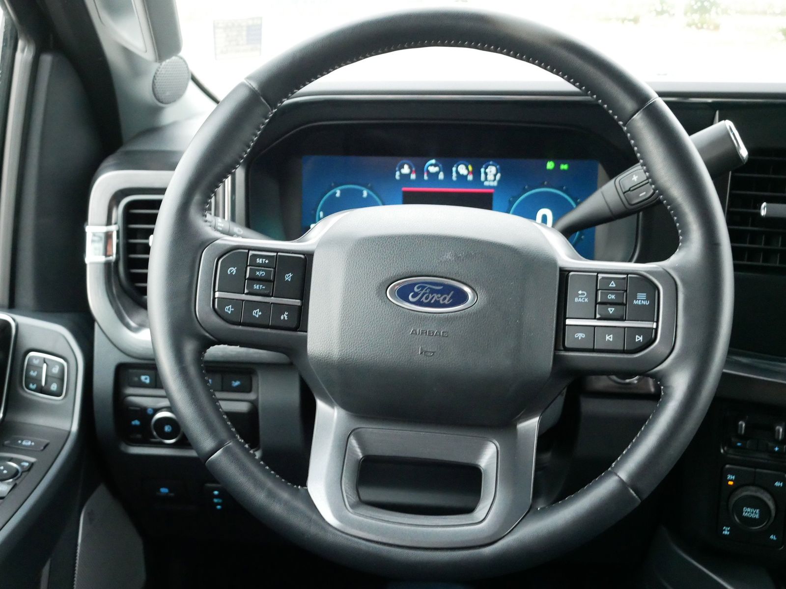 2024 Ford F-350 Lariat photo 18