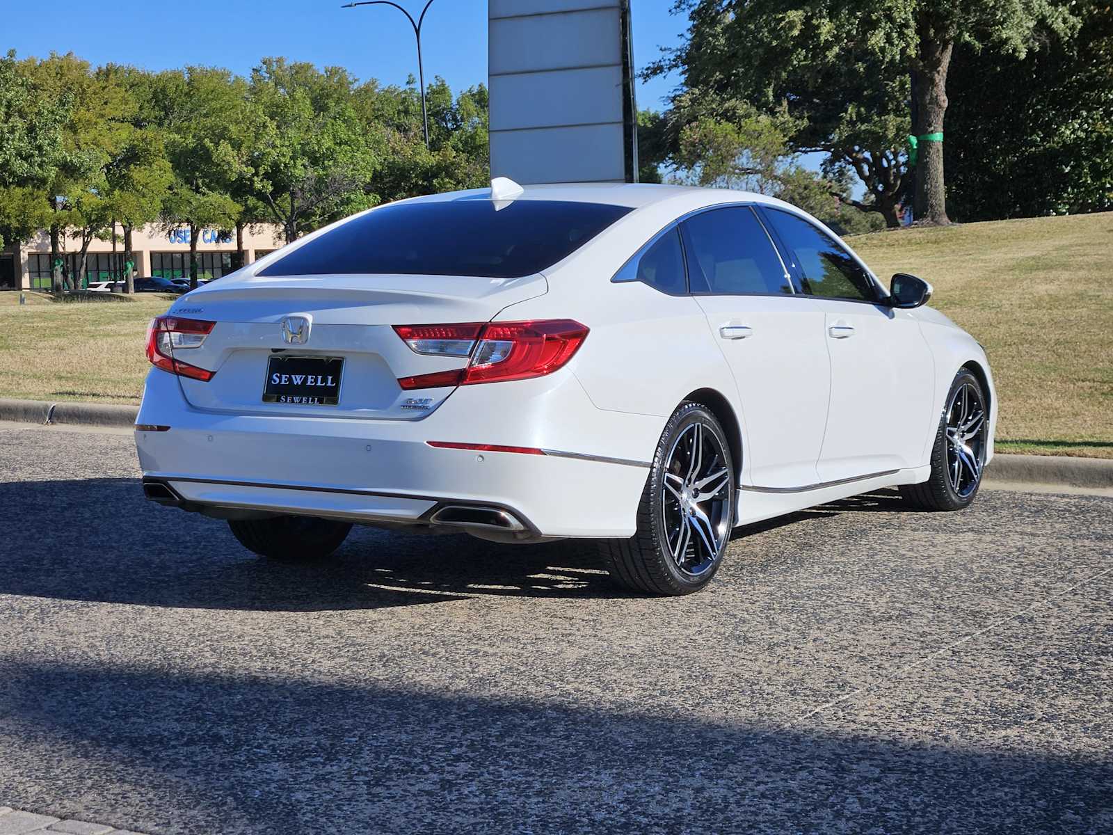 2021 Honda Accord Touring photo 4