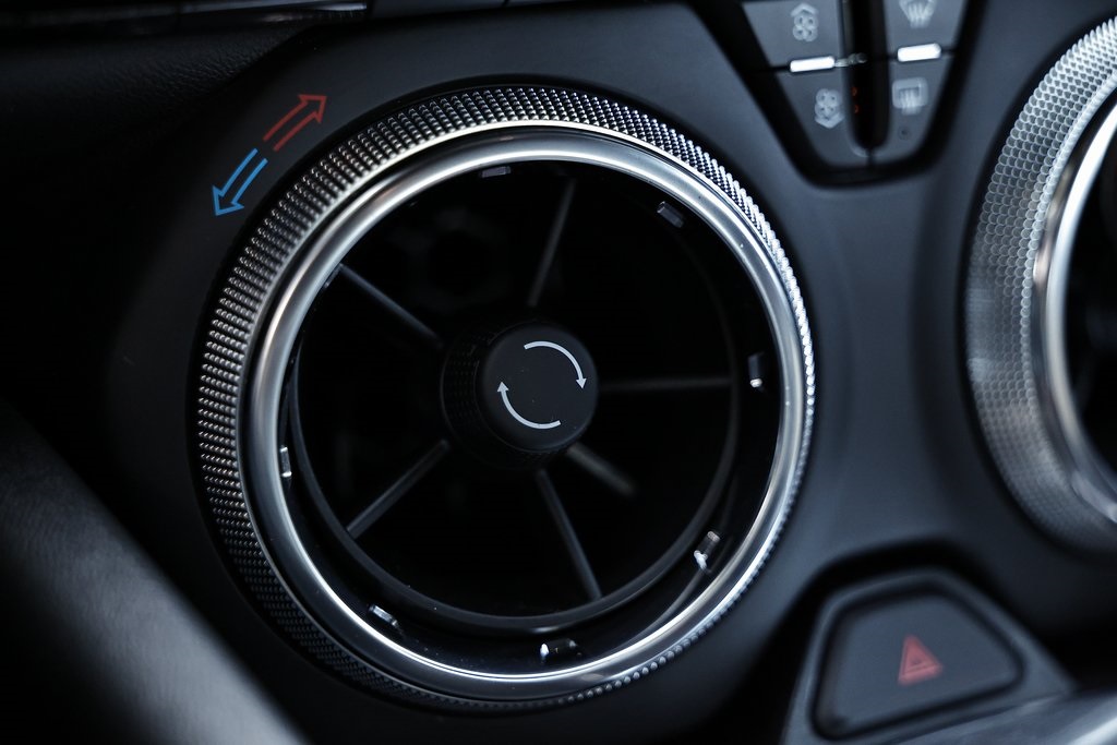 2022 Chevrolet Camaro 2LT photo 34