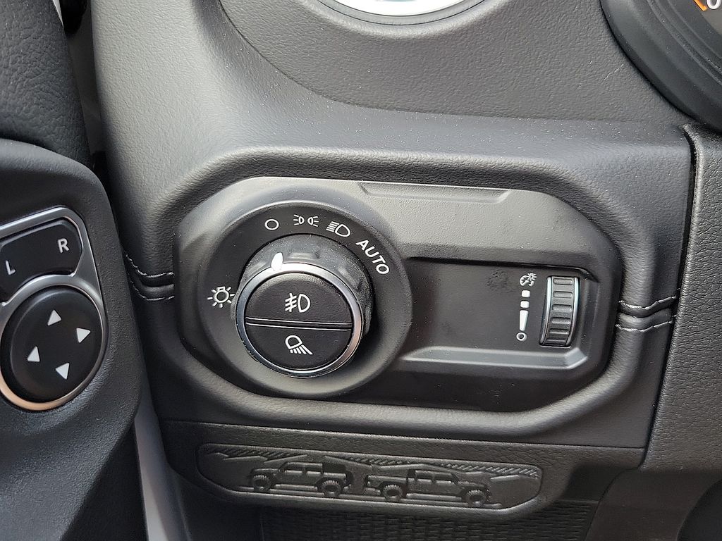 2025 Jeep Gladiator Sport photo 13