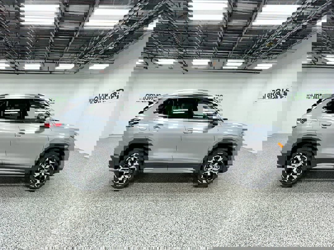 2025 Volkswagen Tiguan SE photo 4