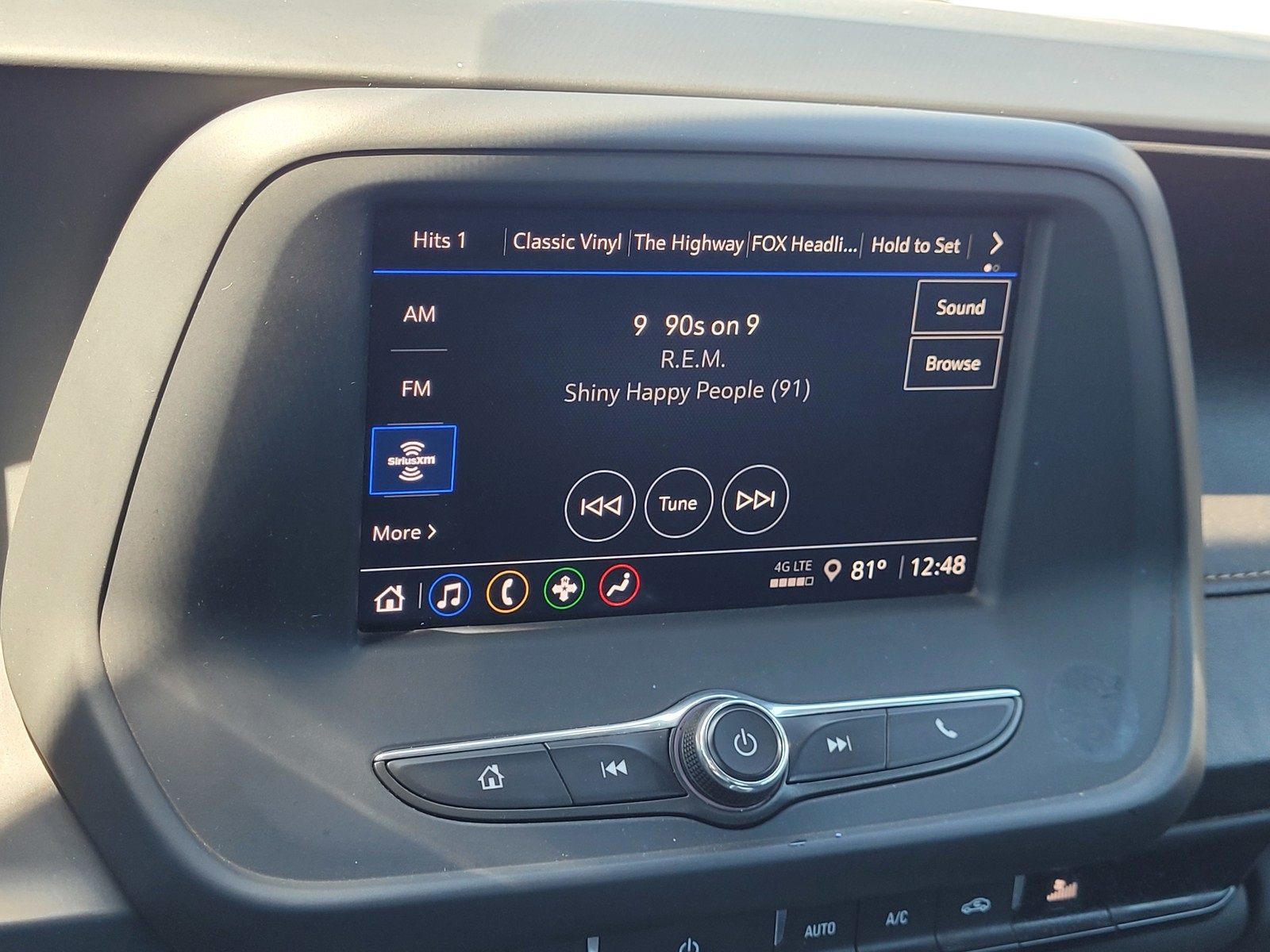 2022 Chevrolet Camaro 1LT photo 13