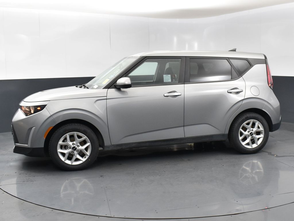 2023 Kia Soul LX photo 4
