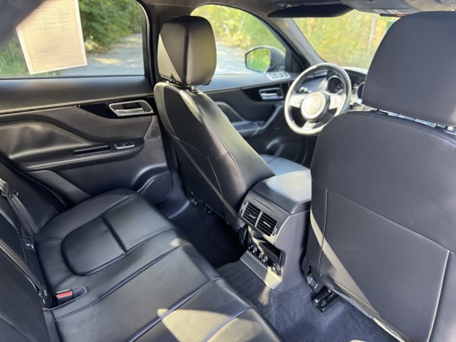 2019 Jaguar F-PACE Premium photo 18