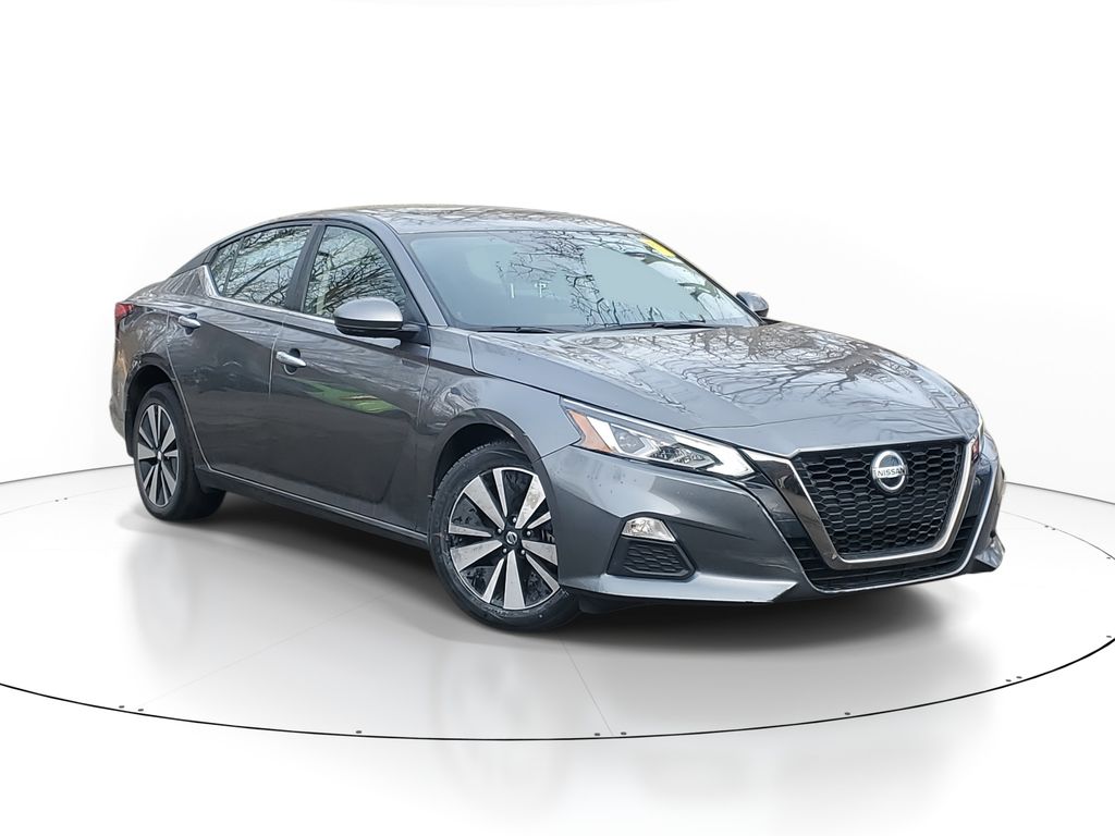 2022 Nissan Altima SV's photo