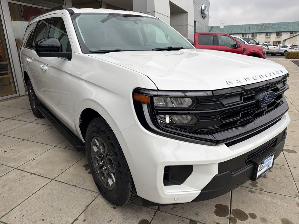 2025 Ford Expedition Active's photo
