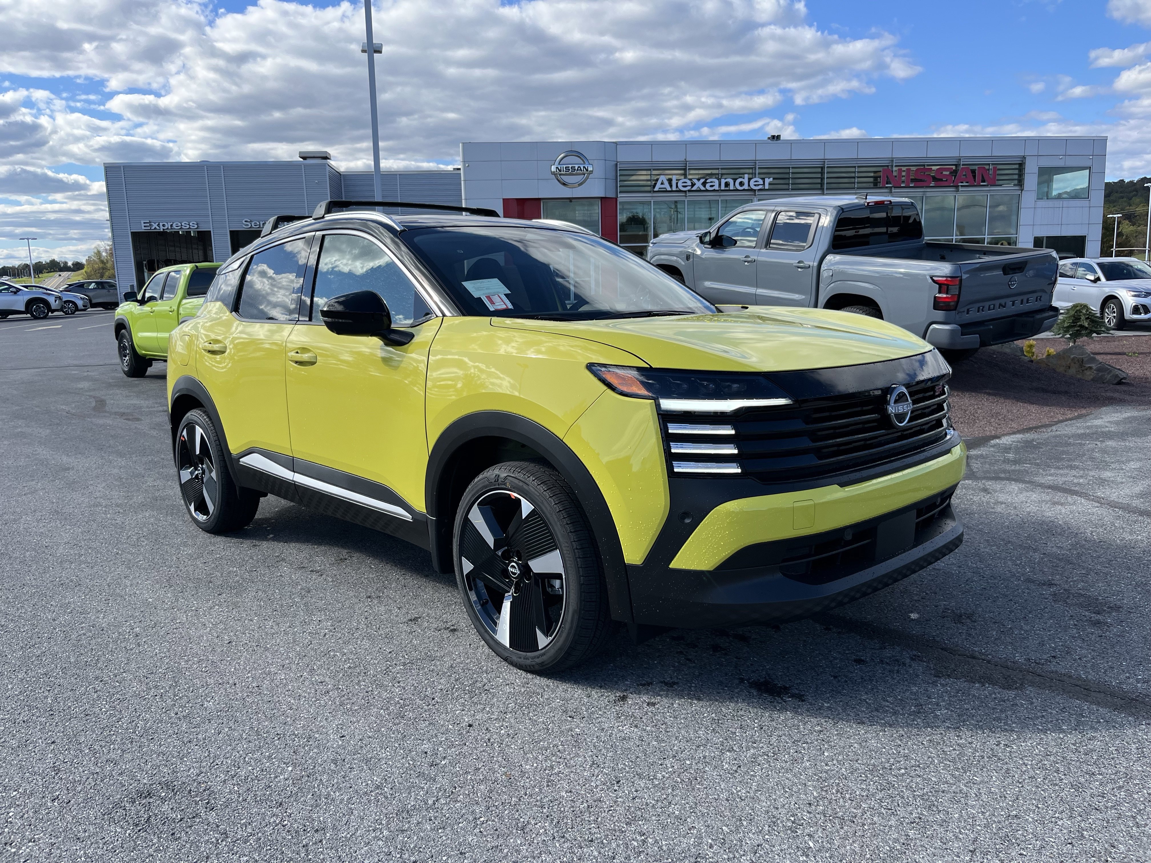 2026 Nissan KICKS SR AWD's photo