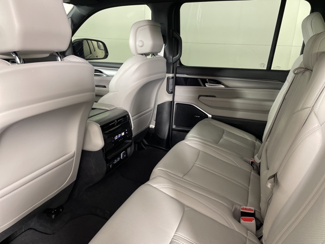 2025 Jeep Wagoneer L Series II photo 34