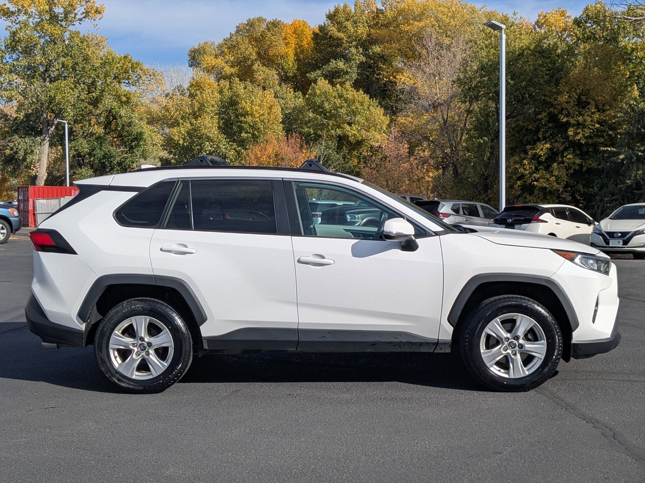 2019 Toyota RAV4 XLE photo 2