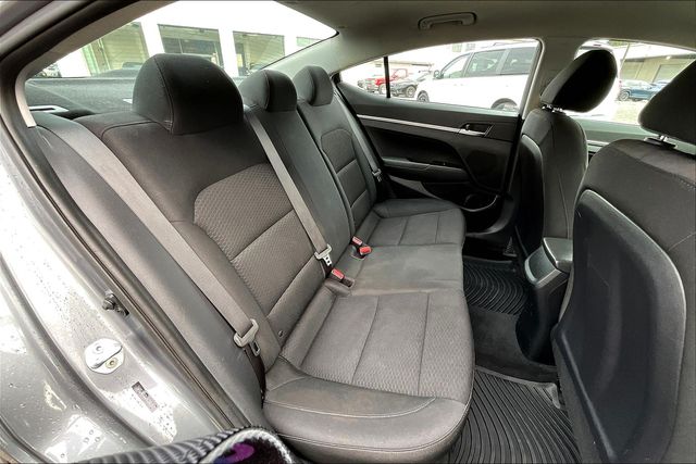 2019 Hyundai Elantra SE photo 22