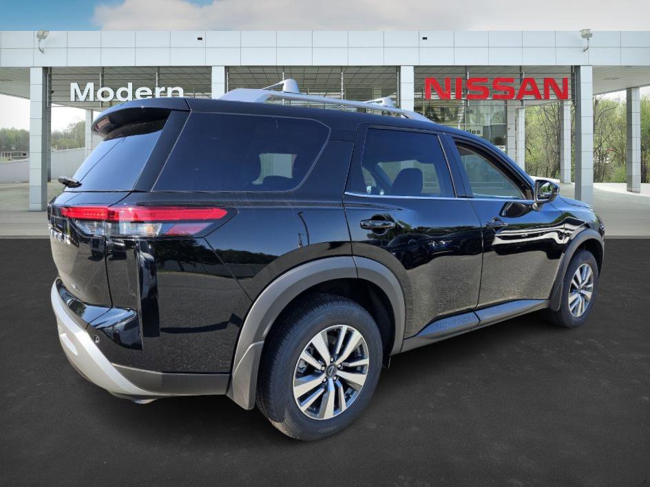2025 Nissan Pathfinder SL photo 4