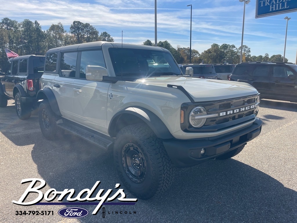 2025 Ford Bronco 4-Door Outer Banks's photo