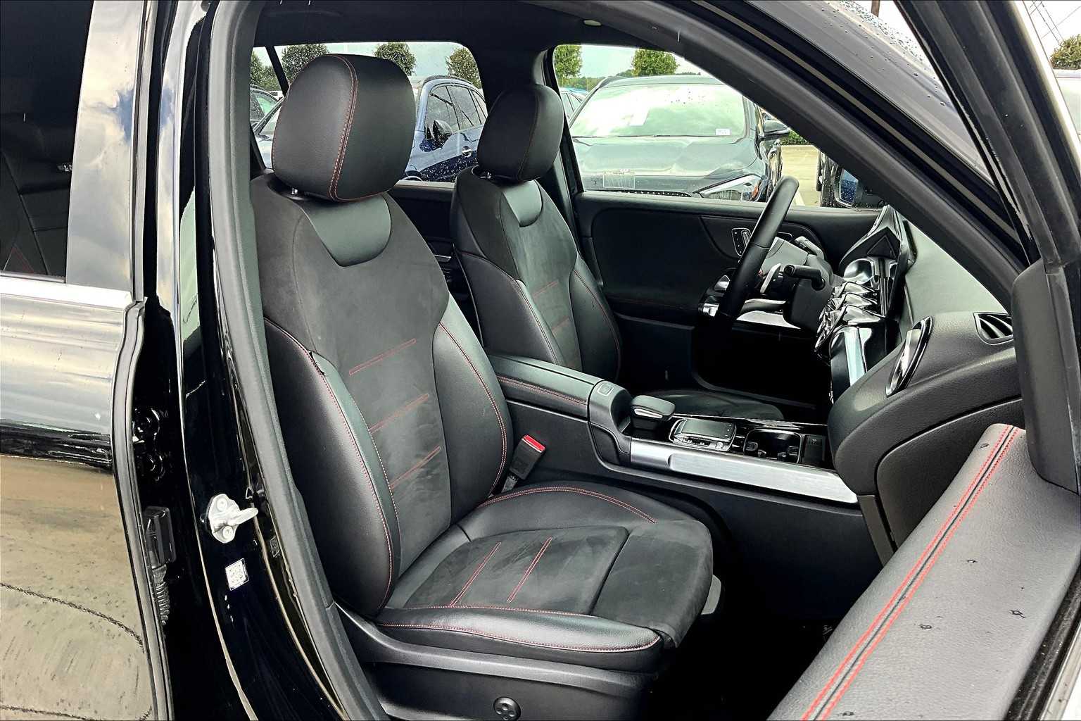 2020 Mercedes Benz GLB 250 photo 8