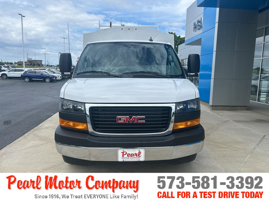 2024 Gmc Savana Cutaway 3500 photo 2