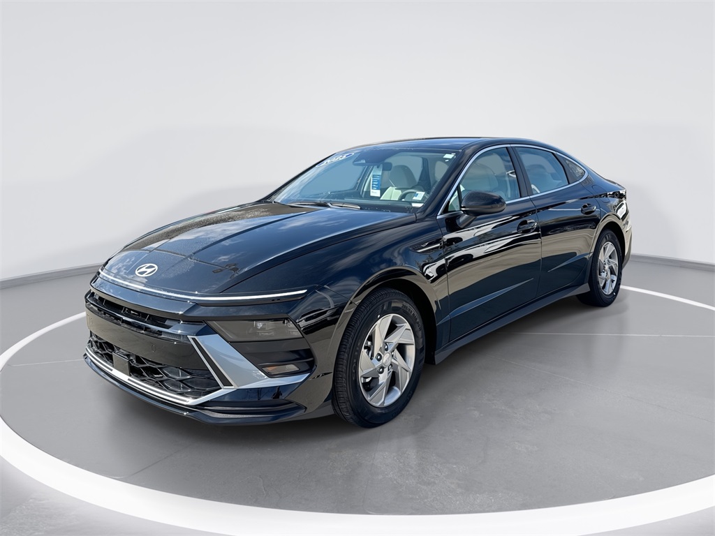 2025 Hyundai Sonata SE's photo