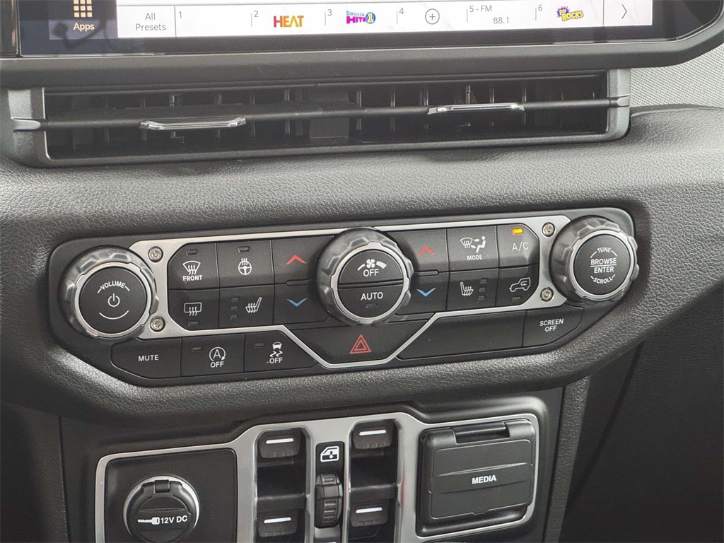 2025 Jeep Wrangler Sport S photo 17