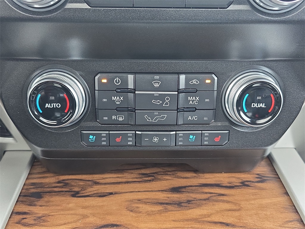 2020 Ford F-150 Lariat photo 23